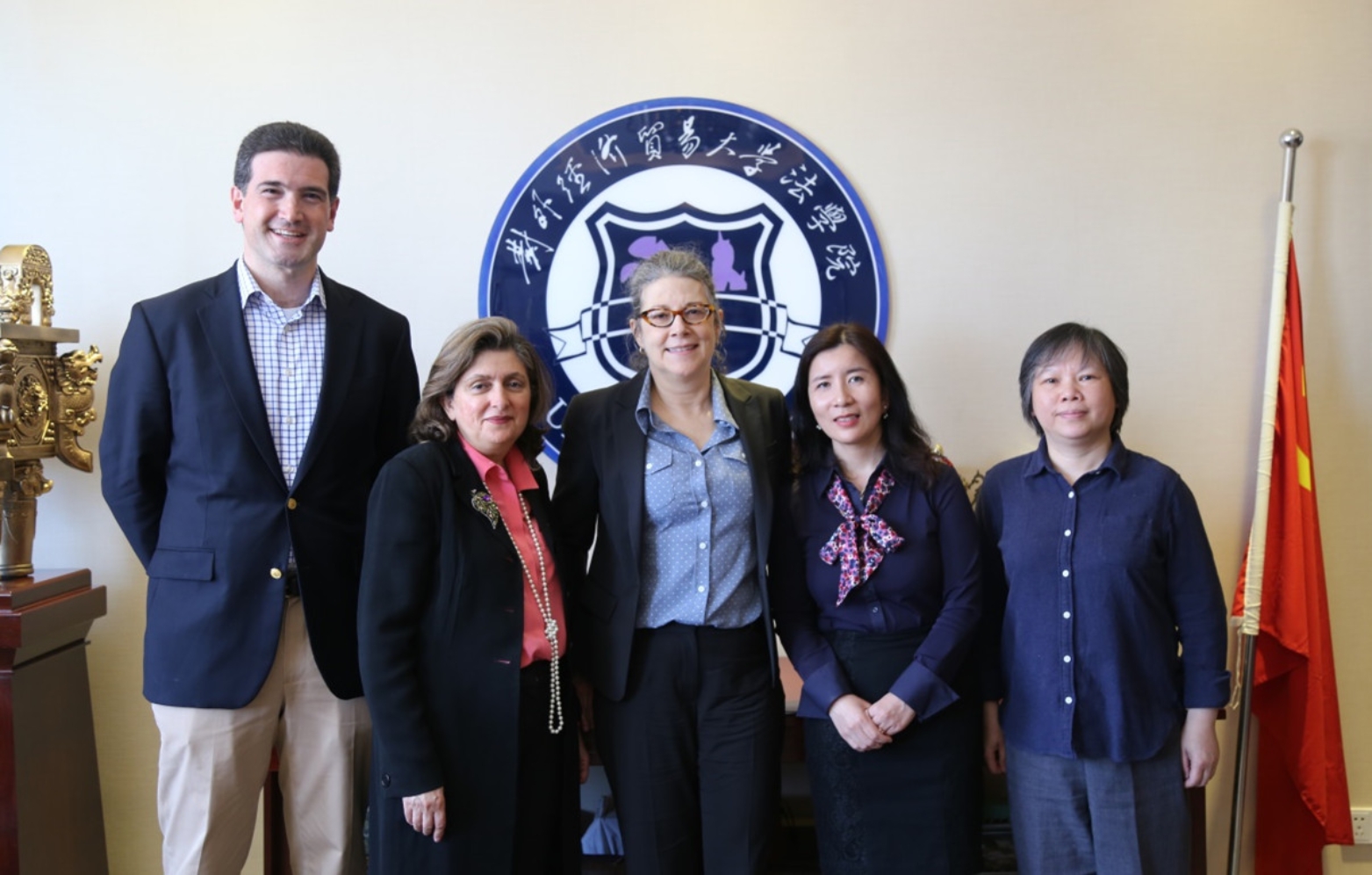 https://law.uibe.edu.cn/upload/editor/image/20190508/20190508152149_7885.jpg