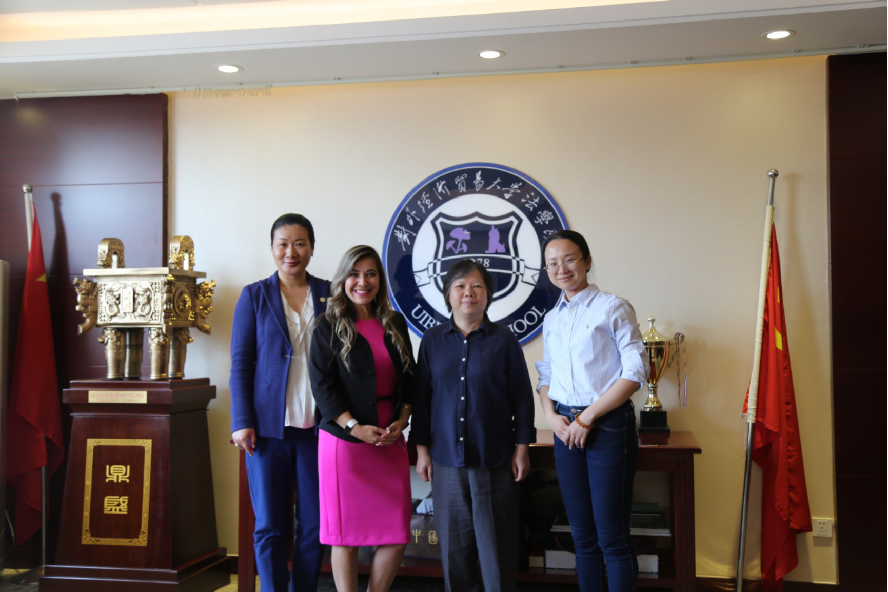 https://law.uibe.edu.cn/upload/editor/image/20190509/20190509201354_9871.png